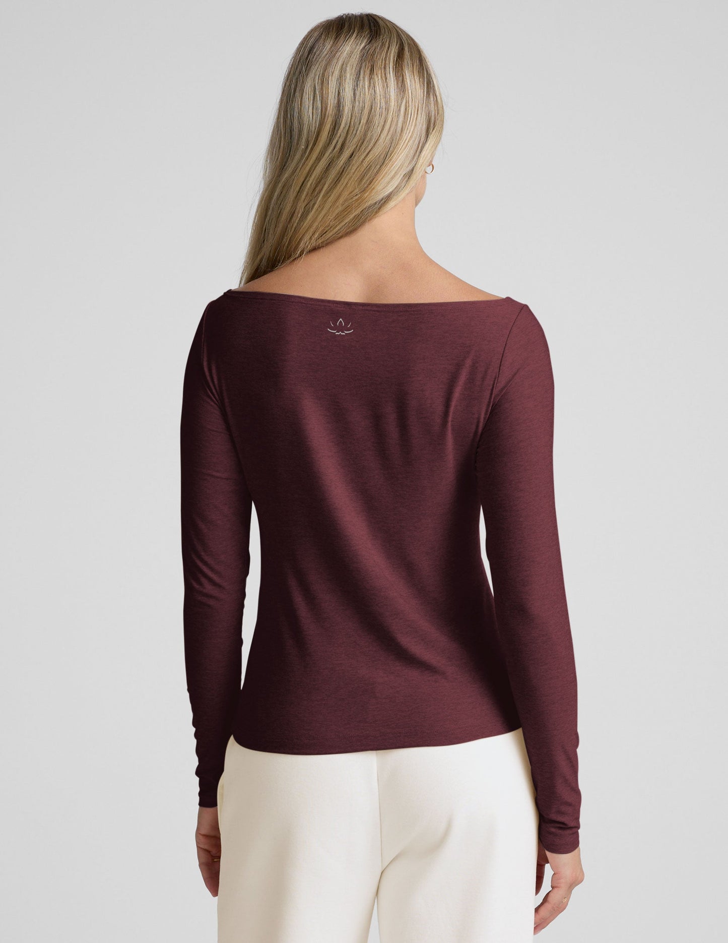 Featherweight Shoulder It Pullover