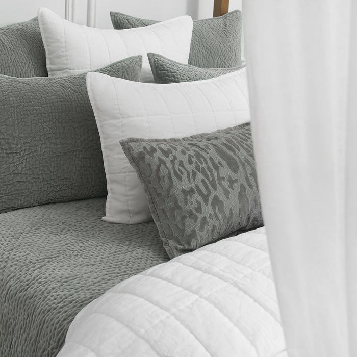 A Odine King Sham.