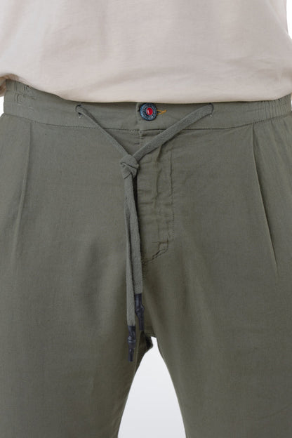 Pantaloni in lino tapered Roby verde SS25