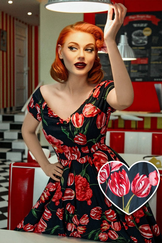 Lily Short Sleeved 50s Pleated Dress in Navy Tulip