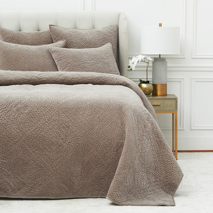 A Vela King Sham.